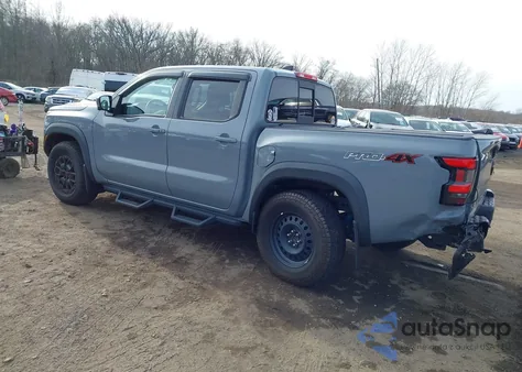 2022 Nissan Frontier Pro-4X 4X4 z USA, uszkodzony, nr VIN 1N6ED1EK6NN684845